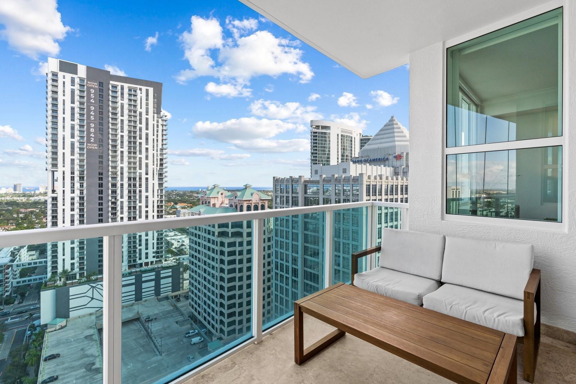 350 SE 2nd Street, Unit 2960, Fort Lauderdale, FL 33301 Photo