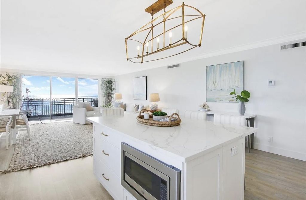 350 S Beach Road, Unit 401, Tequesta, FL 33469 Photo