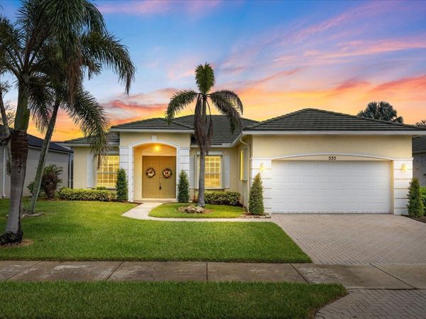 535 SW Lake Manatee Way, Port St. Lucie, FL 34986