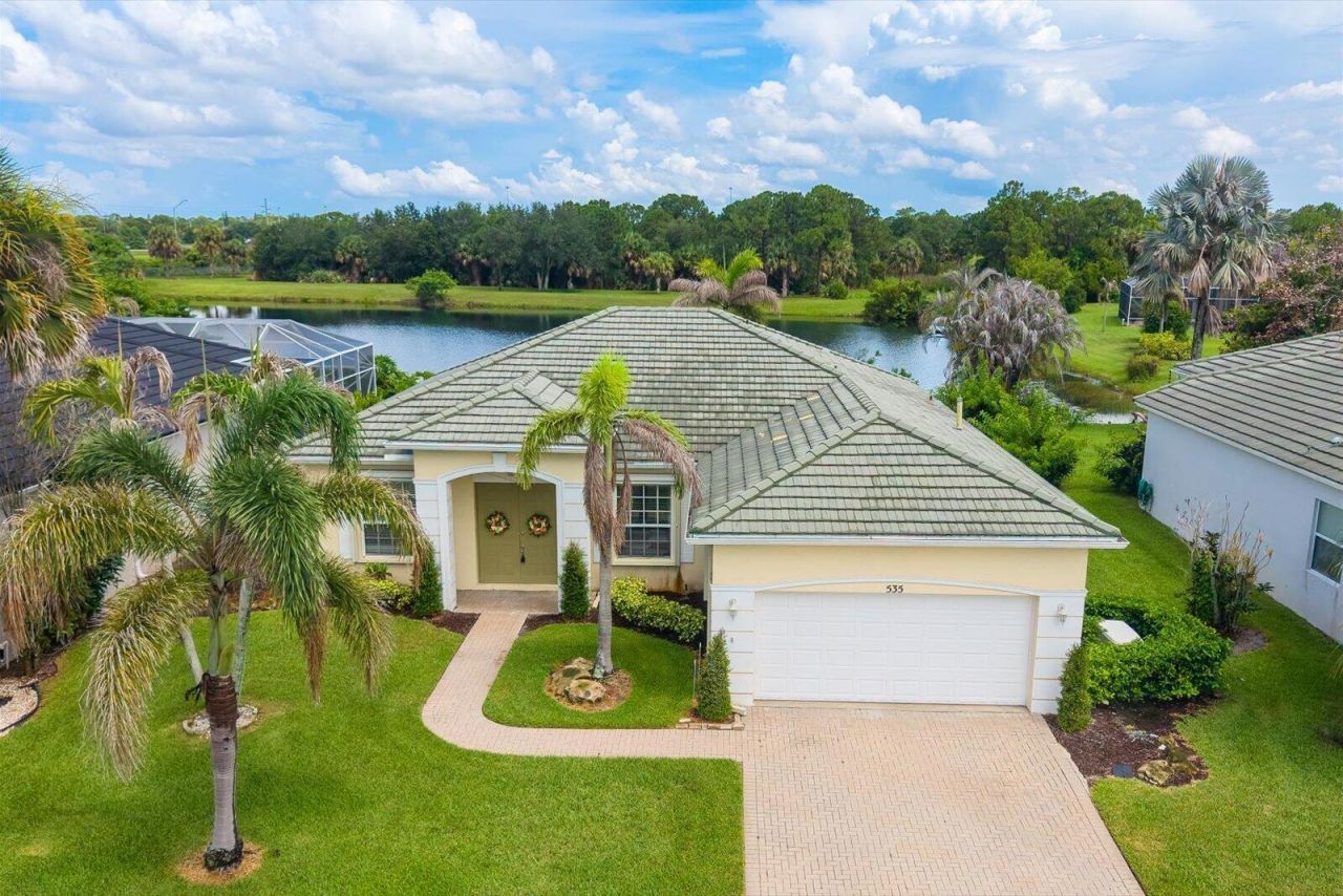 535 SW Lake Manatee Way, Port Saint Lucie, FL 34986 Photo