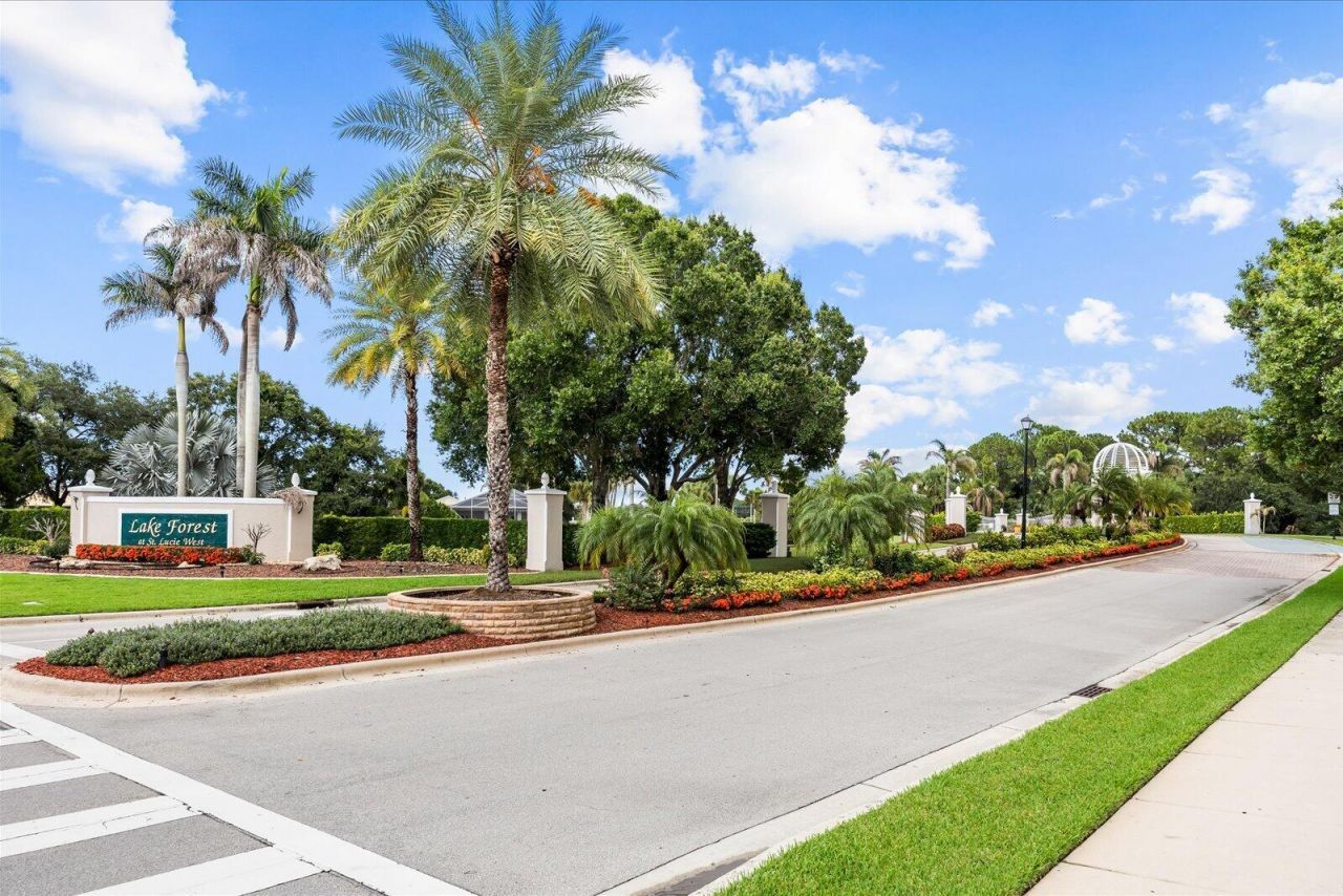535 SW Lake Manatee Way, Port Saint Lucie, FL 34986 Photo