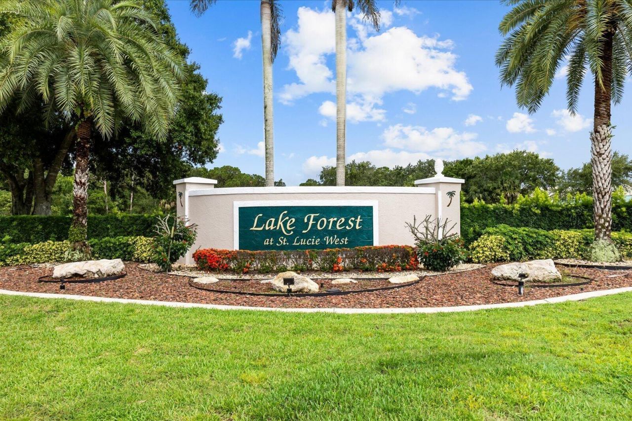 535 SW Lake Manatee Way, Port Saint Lucie, FL 34986 Photo