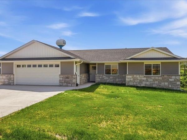 405 N Blake Avenue, East Dubuque, IL 61025