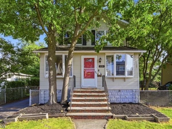 120 E Johnson Ave, Bergenfield, NJ 07621