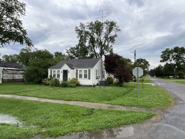 213 Maple Street , Odin, IL 62870