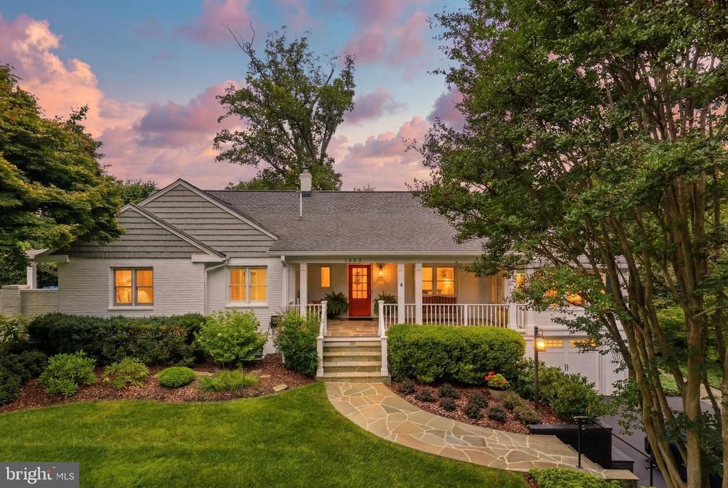 1622 Forest Lane, McLean, VA 22101 Main Photo