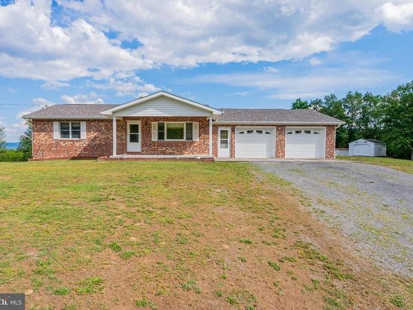 162 STRATUS DRIVE, CABINS, WV 26855