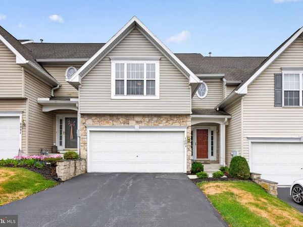2394 E SLATER HILL LANE E, Unit 12, YORK, PA 17406