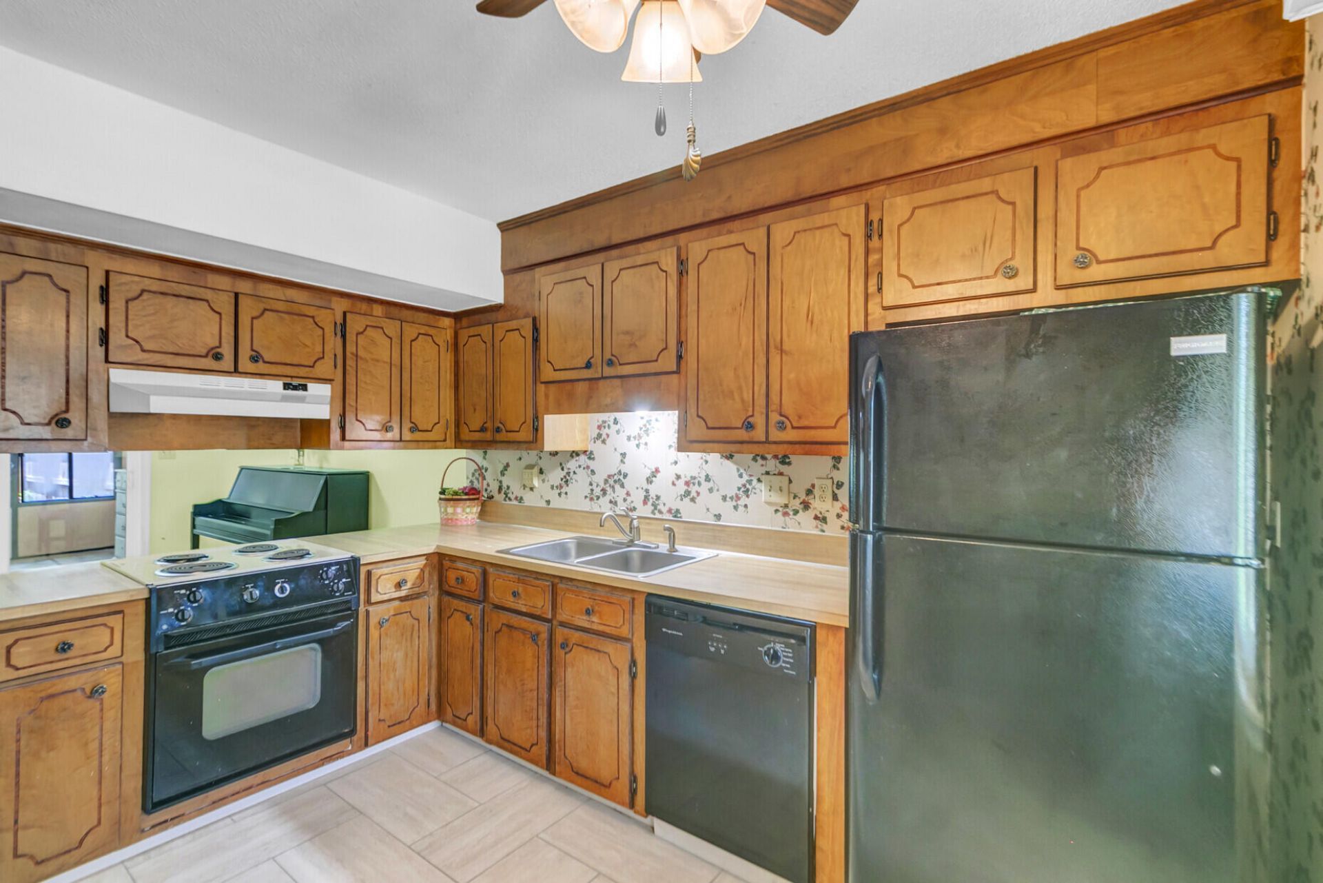 5038 Foxwood Drive Photo 11