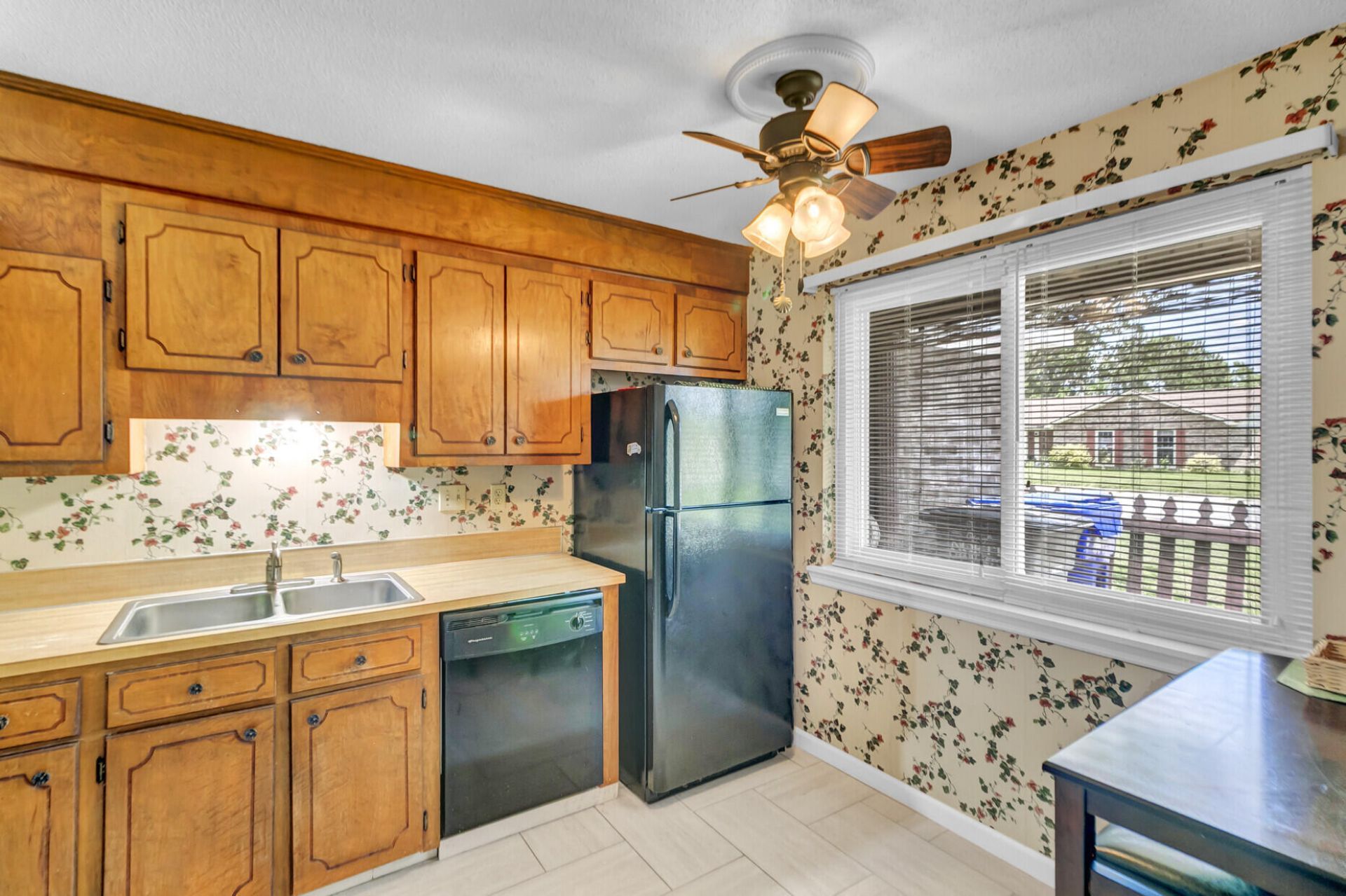 5038 Foxwood Drive Photo 12