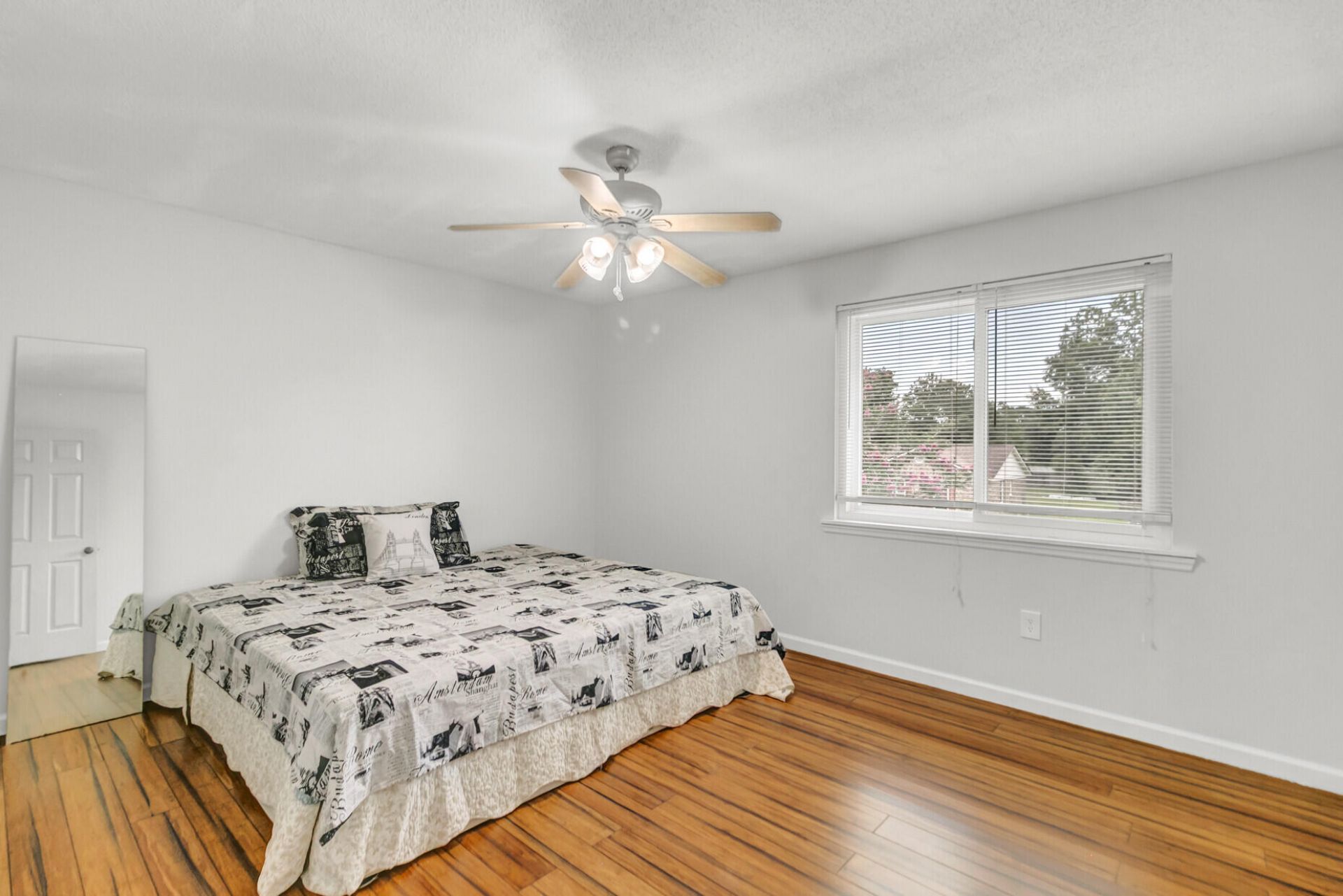 5038 Foxwood Drive Photo 18