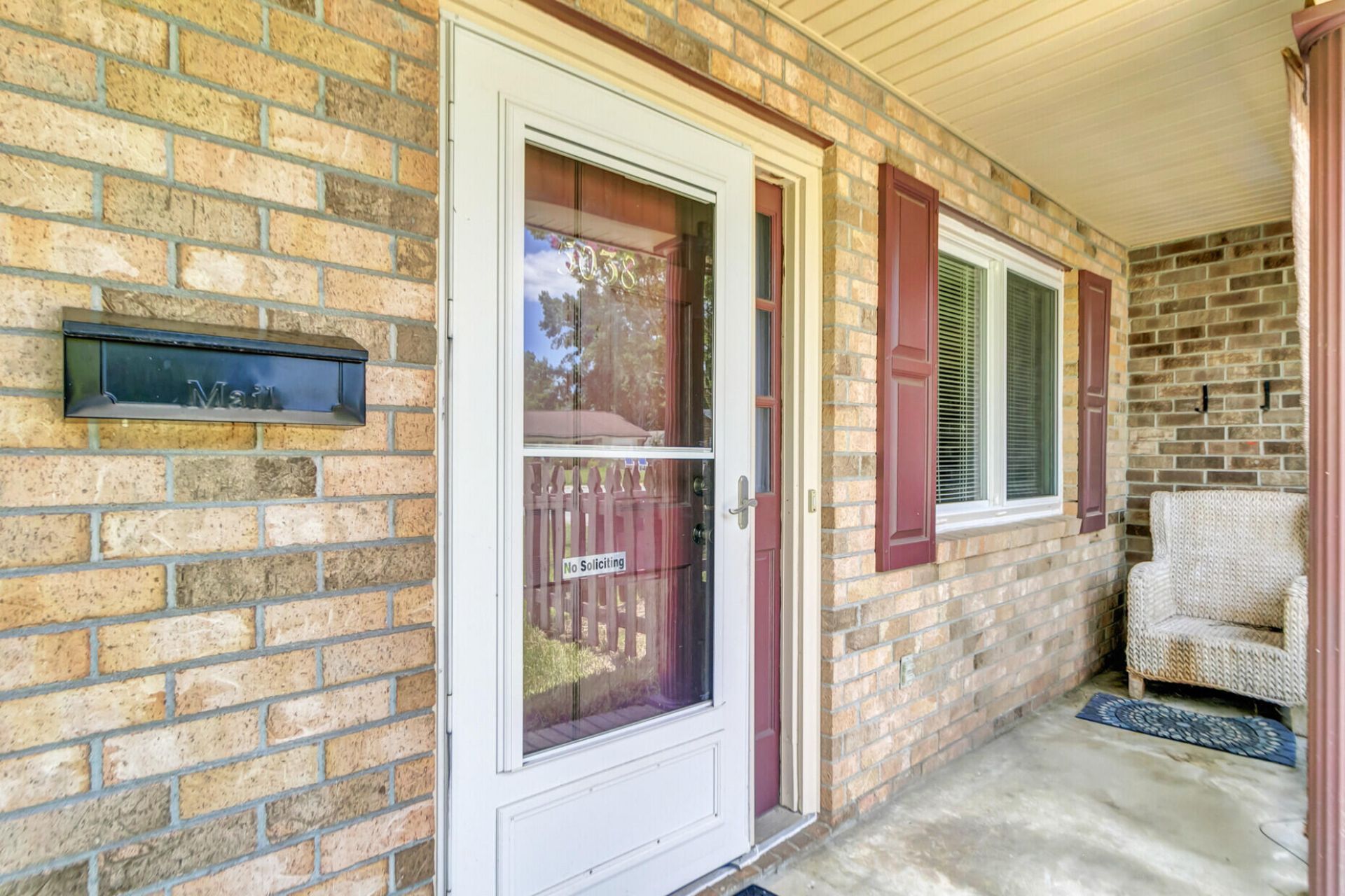 5038 Foxwood Drive Photo 4