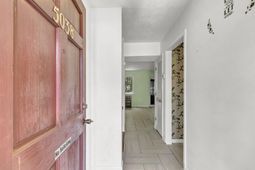 5038 Foxwood Drive photo 4