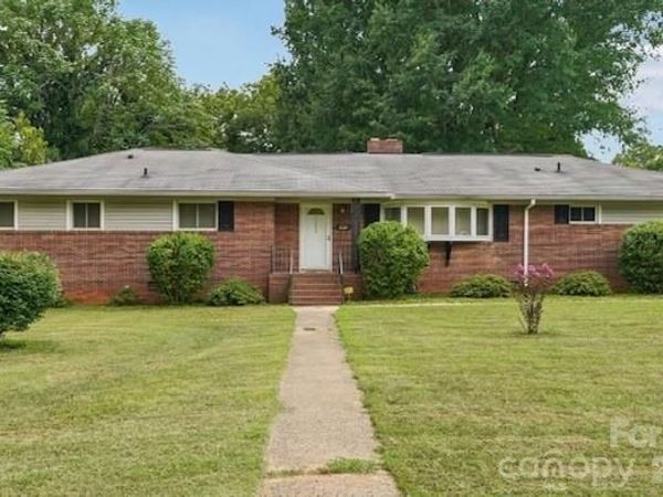 2819 Gardner Park Drive, Gastonia, NC 28054