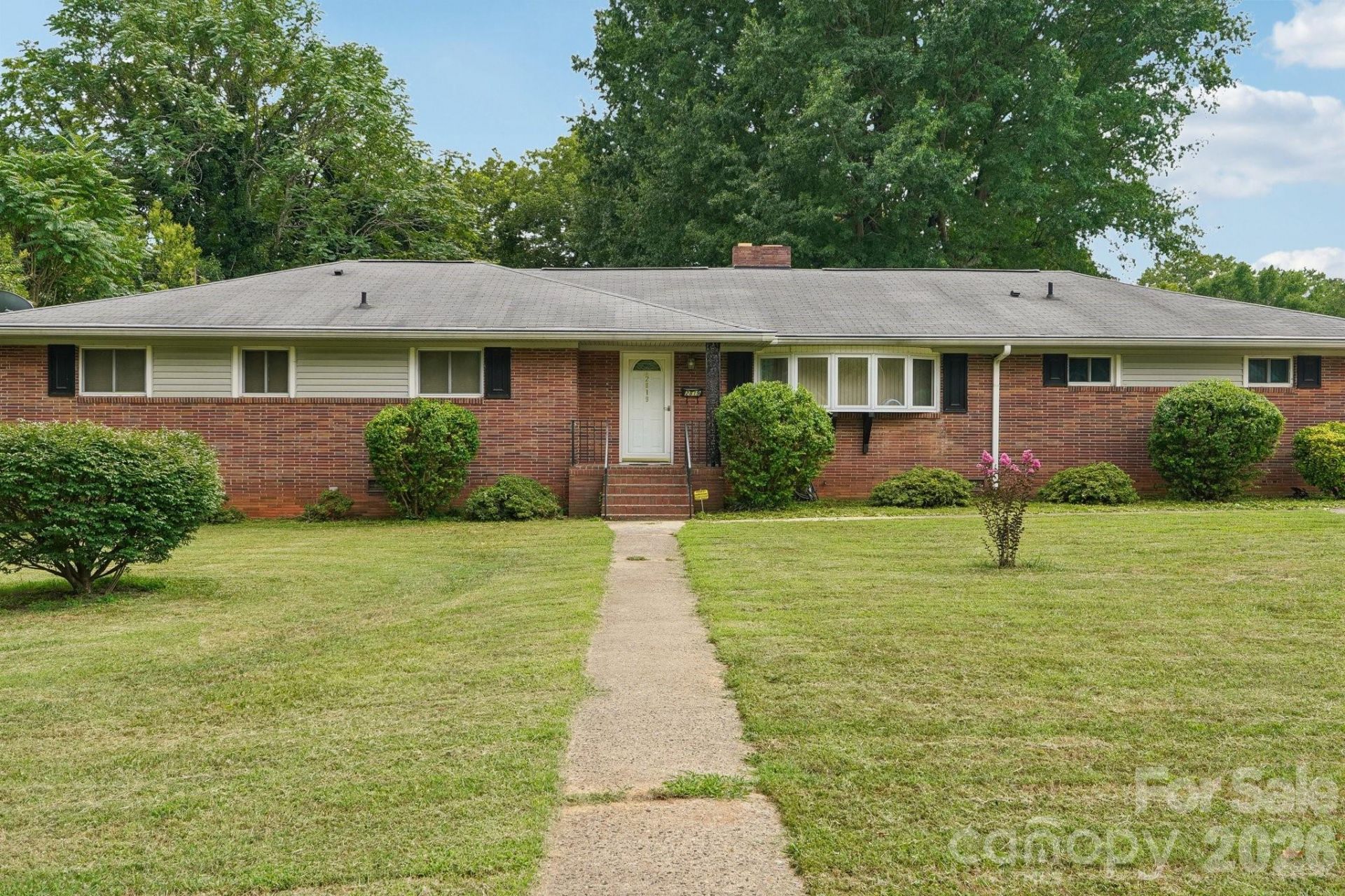 2819 Gardner Park Drive, Gastonia, NC 28054 Main Photo