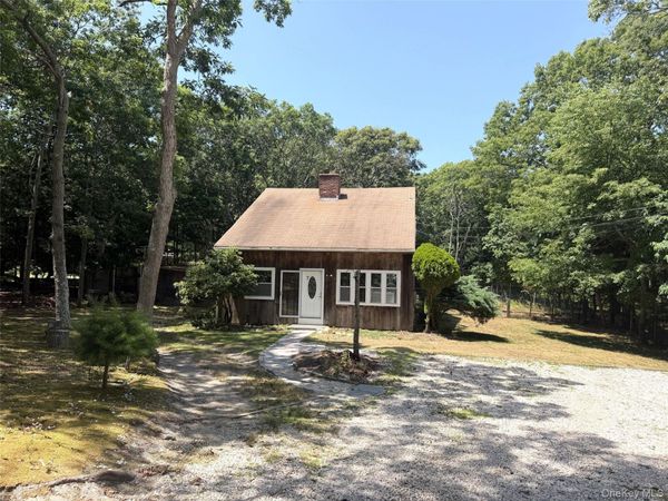 7 Albertines , East Hampton, NY 11937