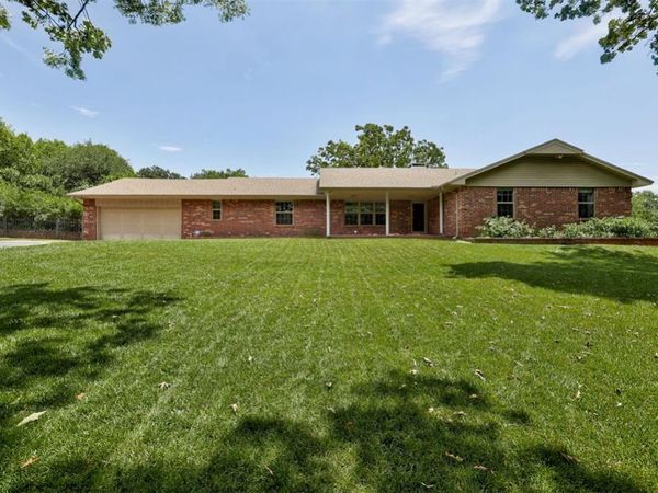 5812 Parkhurst Road, Edmond, OK 73034