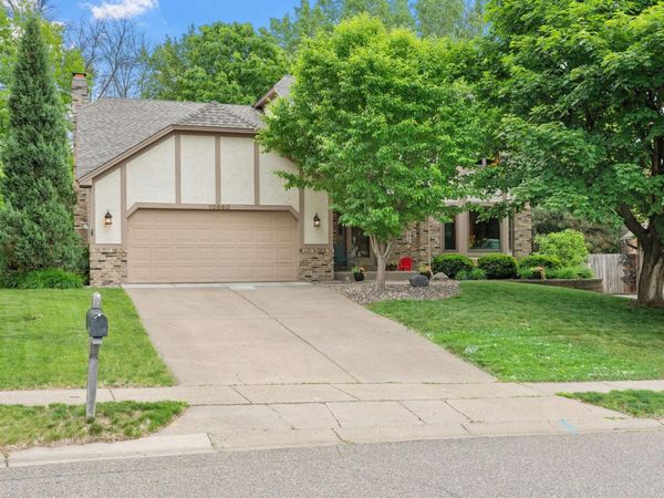 10660 47th Avenue N, Plymouth, MN 55442