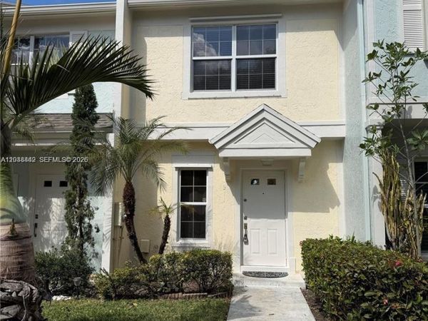 211 Mallory Ct , Unit 211+ DEN/O, Weston, FL 33326