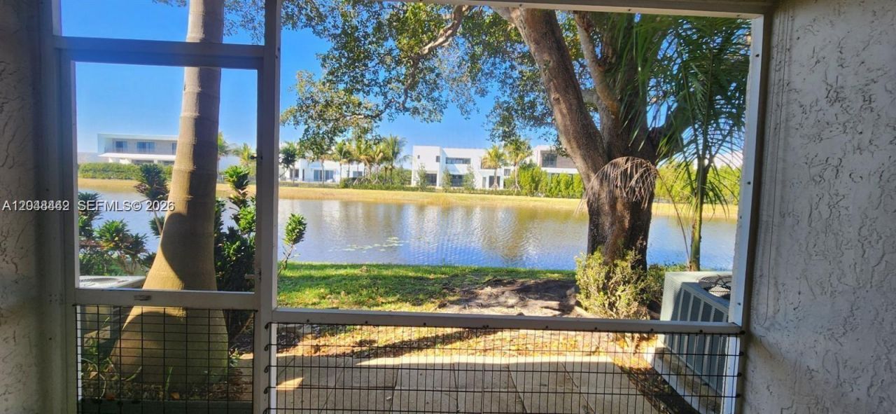 211 Mallory Ct, Unit 211+ DEN/O, Weston, FL 33326 Photo