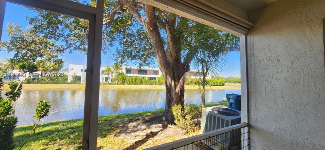 211 Mallory Ct, Unit 211+ DEN/O, Weston, FL 33326 Photo