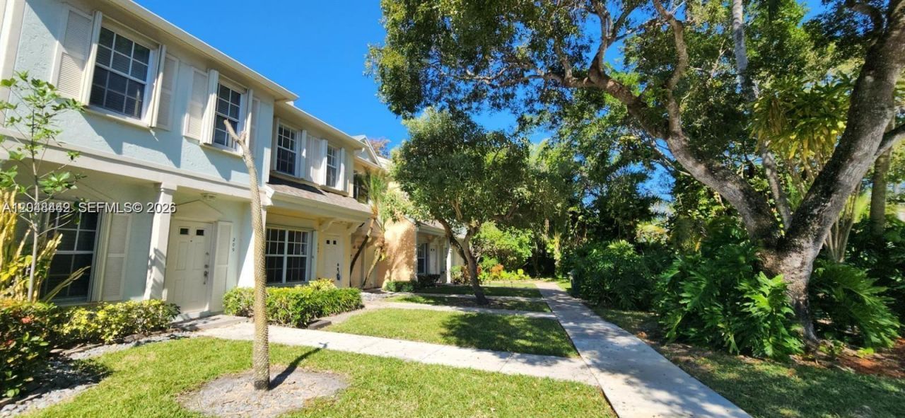 211 Mallory Ct, Unit 211+ DEN/O, Weston, FL 33326 Photo