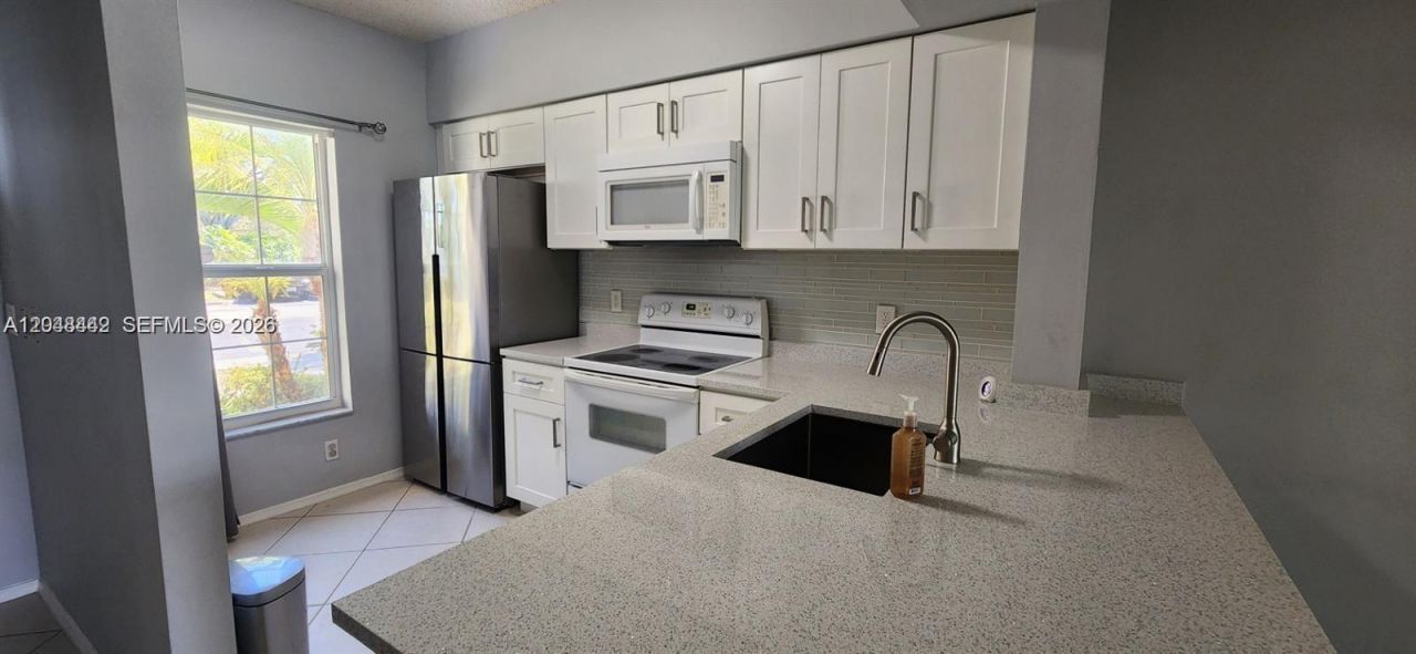 211 Mallory Ct, Unit 211+ DEN/O, Weston, FL 33326 Photo