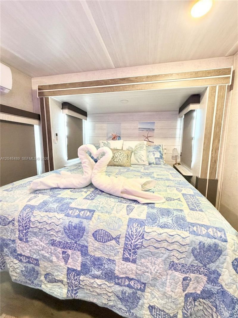 325 Calusa St , Key Largo, FL 33037 Photo