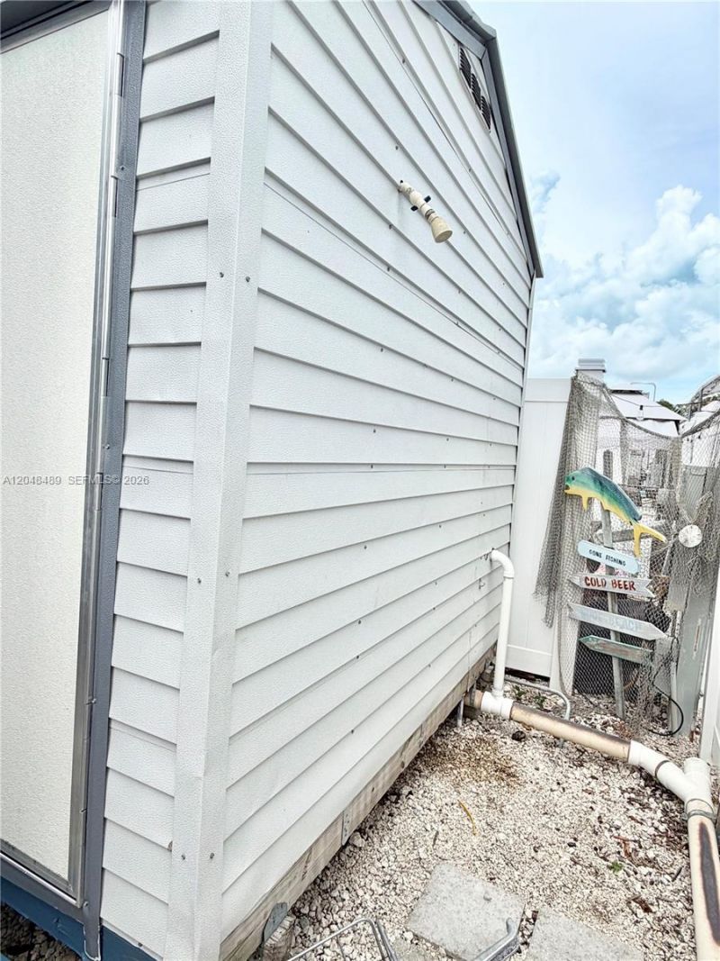 325 Calusa St , Key Largo, FL 33037 Photo
