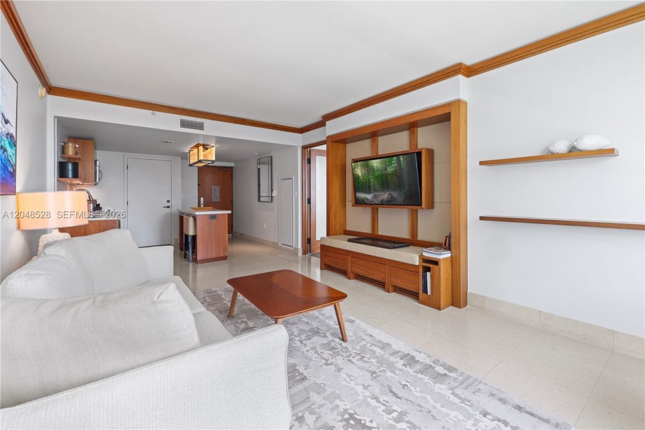 6801 Collins Ave , Unit 516, Miami Beach, FL 33141 Photo
