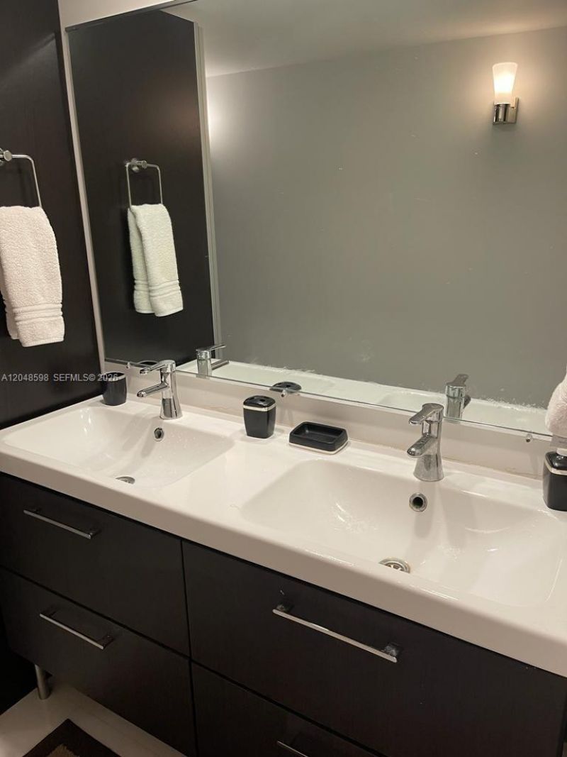 5701 Collins Ave , Unit 1411, Miami Beach, FL 33140 Photo