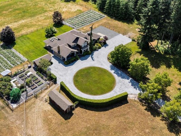 1848 Myhrest Rd, Cowichan Bay, BC V0R 1N1