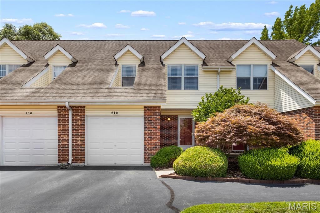 310 Crown Colony Court, Unit E, Saint Peters, MO 63376 Main Photo