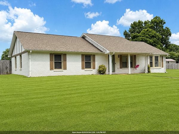 133 Oak Hill Dr, Florence, AL 35633
