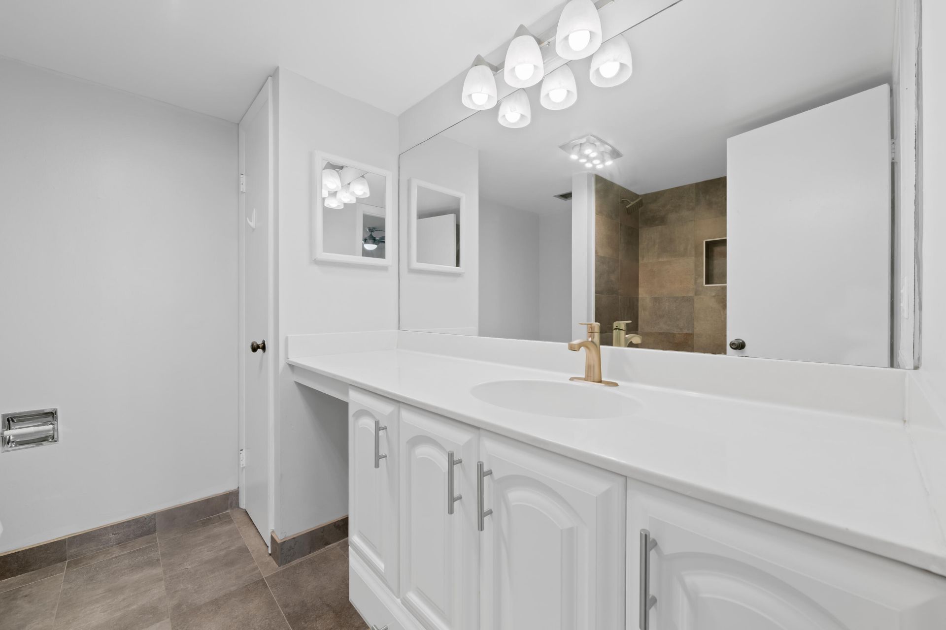 3100 NE 49th Street, Unit 1109, Fort Lauderdale, FL 33308 Photo