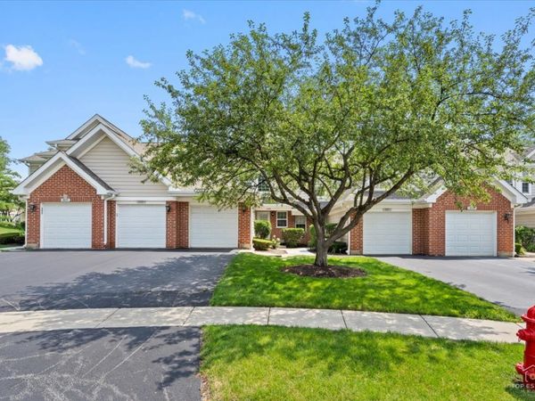 325 Odlum Court, Schaumburg, IL 60194