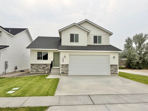 1897 Brynwood Ave., Chubbuck, ID 83202