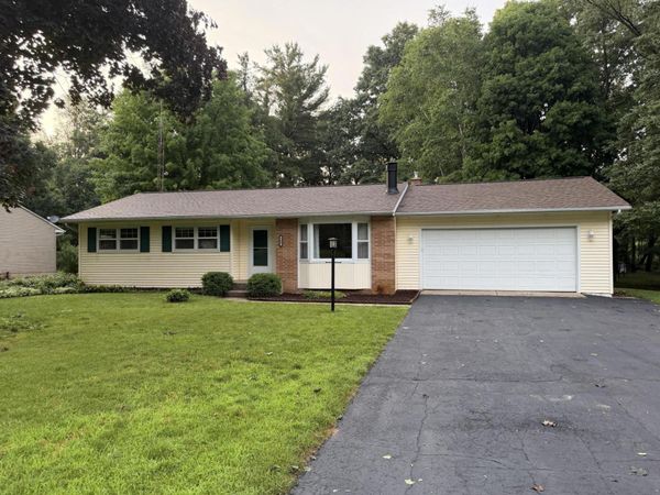 205 Highfield Road, Marshall, MI 49068
