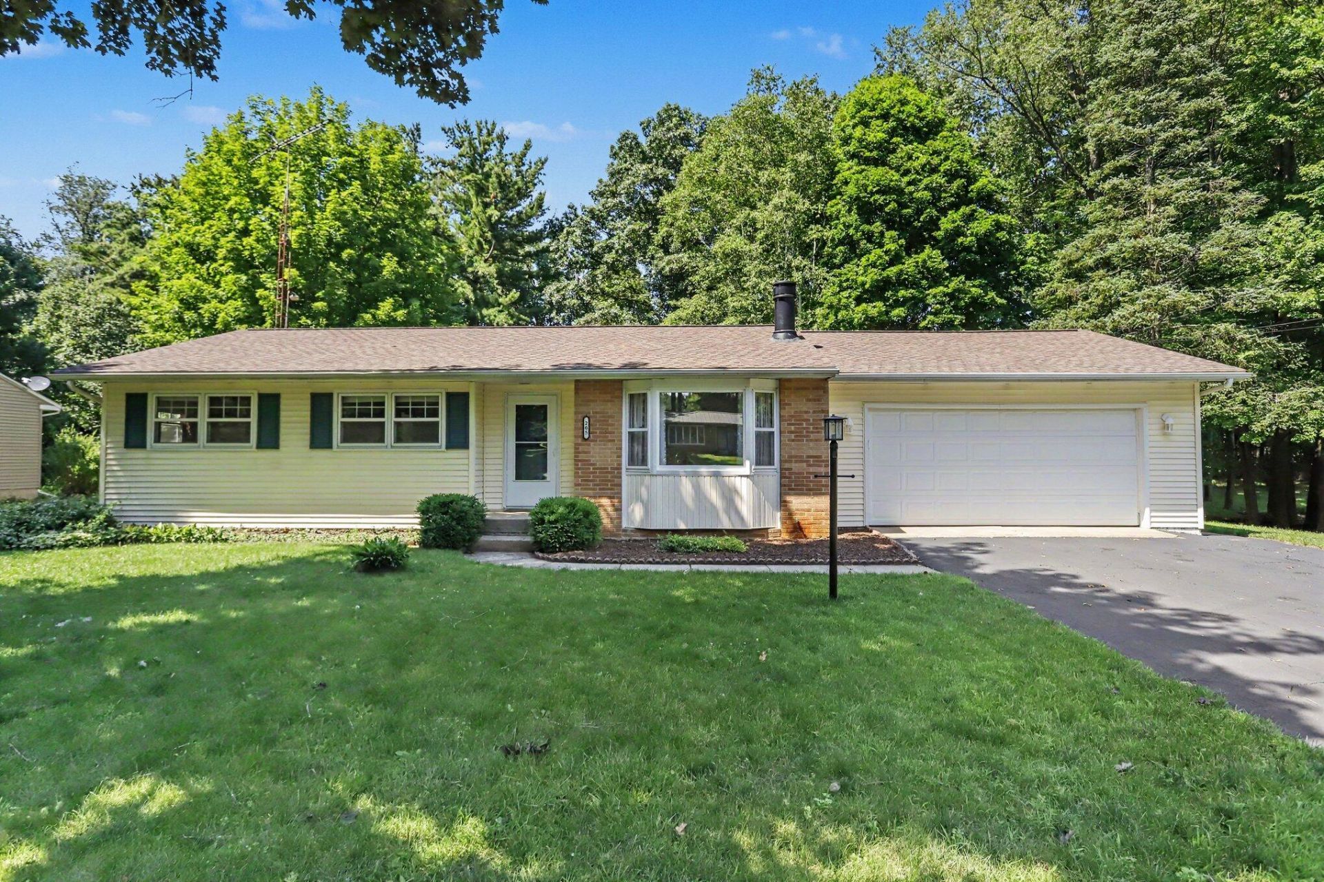 205 Highfield Road, Marshall, MI 49068 Main Photo