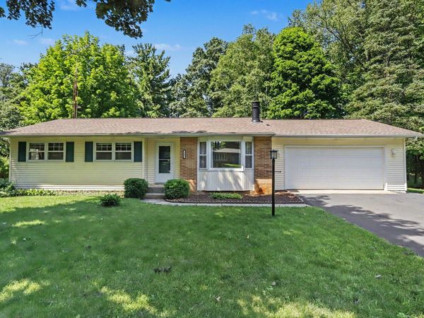 205 Highfield Road, Marshall, MI 49068