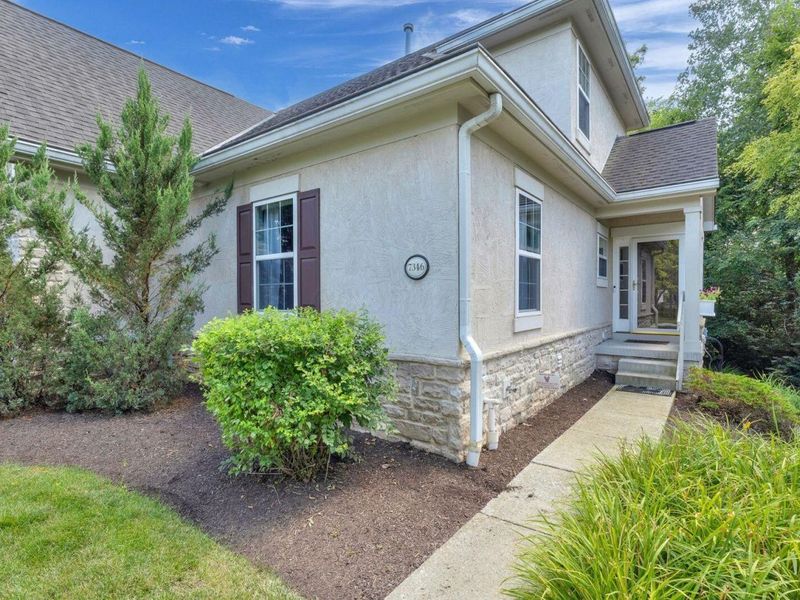 7346 Deer Valley Crossing, Powell, OH 43065 Photo 1