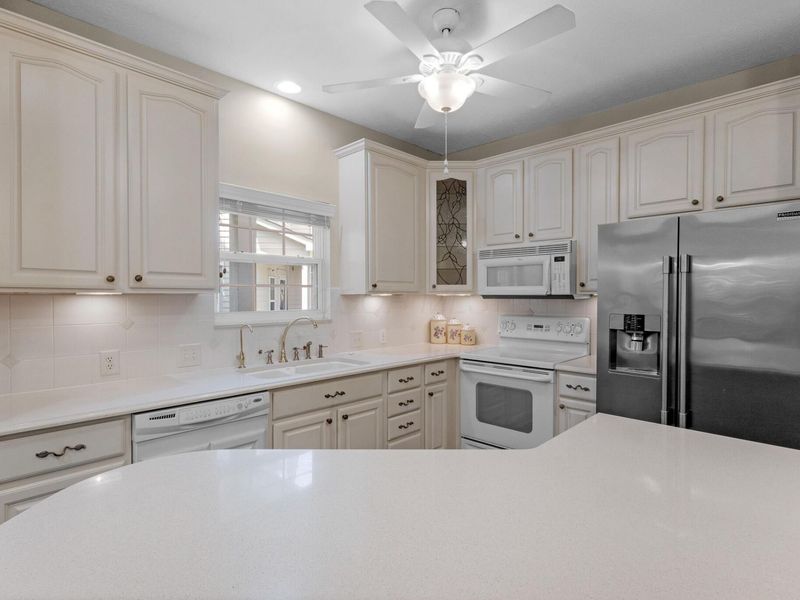 7346 Deer Valley Crossing, Powell, OH 43065 Photo 10