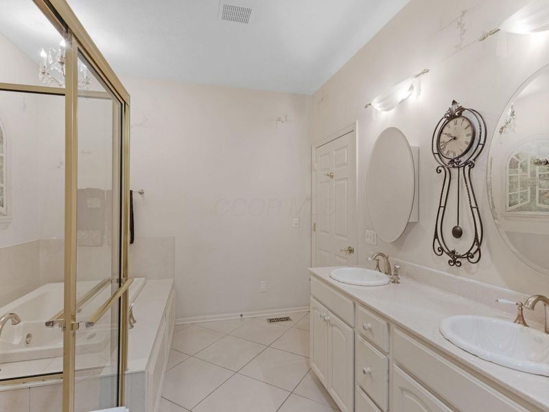7346 Deer Valley Crossing, Powell, OH 43065 Photo 19