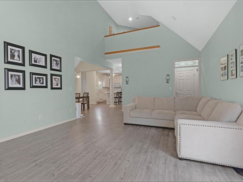 7346 Deer Valley Crossing, Powell, OH 43065 Photo 3