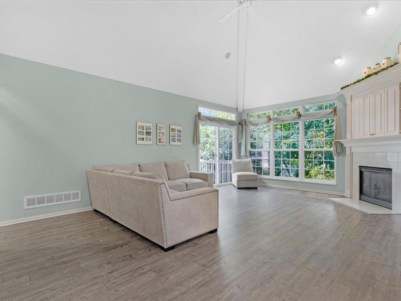 7346 Deer Valley Crossing, Powell, OH 43065 Photo 5
