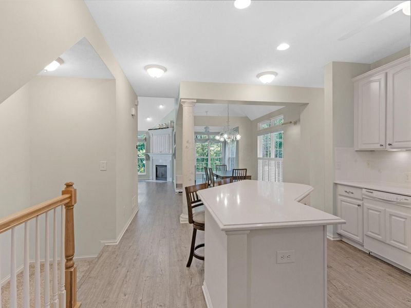 7346 Deer Valley Crossing, Powell, OH 43065 Photo 9