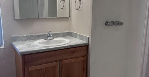 711 River Avenue, Yerington, NV 89447 Photo