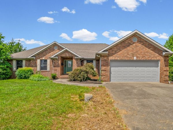 310 Chasity Dr, Cadiz, KY 42211