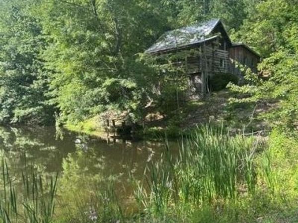 620 Eva Flatwoods Rd , Eva, TN 38333