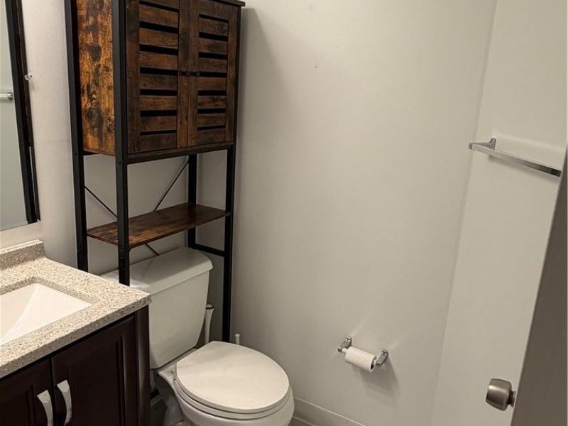 1900 Grove Court, Unit 114, Cleveland, OH 44113 Photo 18